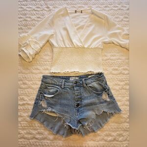 Oasis by Eunina Distressed Denim Cutoff Shorts – Size M